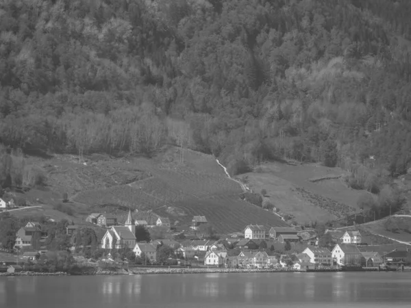 Pequeño Pueblo Eidfjord Norte Hardangerfjord —  Fotos de Stock