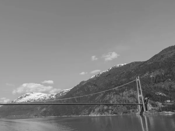 Μικρό Χωριό Eidfjord Στο Νορβηγικό Hardangerfjord — Φωτογραφία Αρχείου