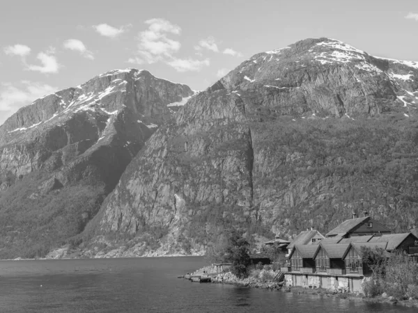 Pequeño Pueblo Eidfjord Norte Hardangerfjord —  Fotos de Stock