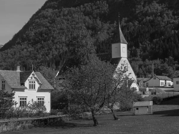 Маленьке Село Ейдфьорд Північно Західному Гардангерфіорді — стокове фото