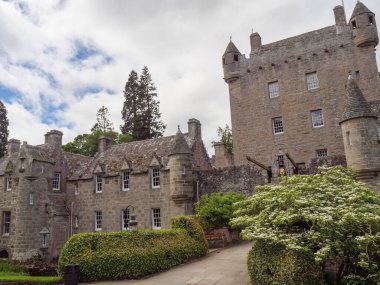 Inverness şehri ve İskoç dağları