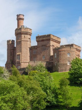 Inverness şehri ve İskoç dağları