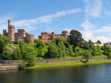 Inverness şehri ve İskoç dağları