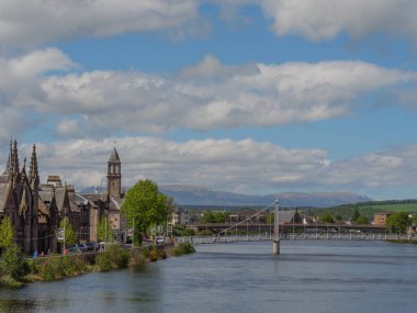 Inverness şehri ve İskoç dağları