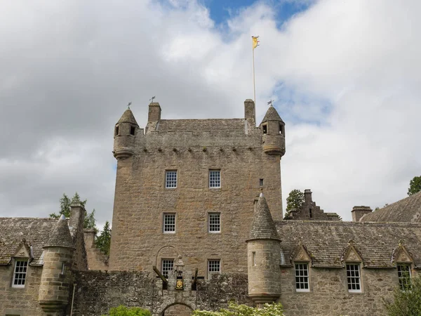 Inverness şehri ve İskoç dağları