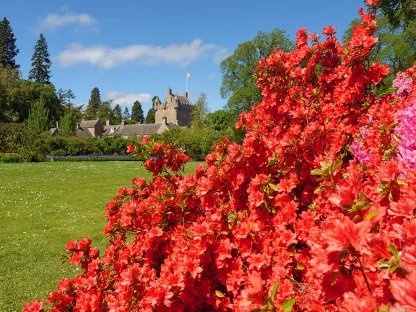 Inverness şehri ve İskoç dağları