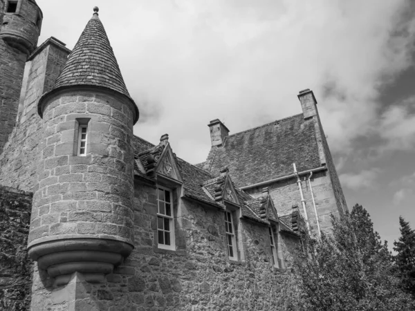 Inverness şehri ve İskoç dağları