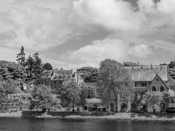 Inverness şehri ve İskoç dağları