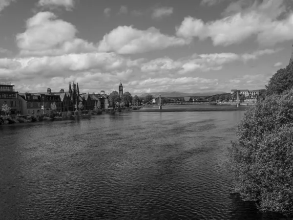 Inverness şehri ve İskoç dağları
