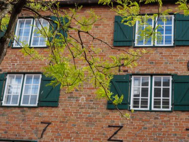 Holstein-Holstein eyâletinde, Maasholm ve Eckernfoette 'nin küçük bir köyü.