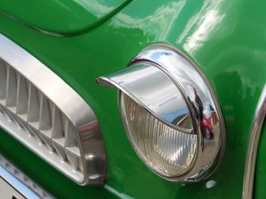 Holstein-Holstein eyâletinde, Maasholm ve Eckernfoette 'nin küçük bir köyü.