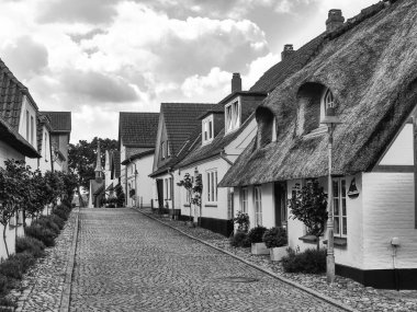 Holstein-Holstein eyâletinde, Maasholm 'ün küçük bir köyü.