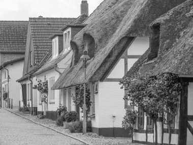 Holstein-Holstein eyâletinde, Maasholm 'ün küçük bir köyü.