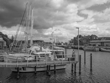 Holstein-Holstein eyâletinde, Maasholm 'ün küçük bir köyü.