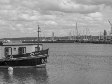 Holstein-Holstein eyâletinde, Maasholm 'ün küçük bir köyü.