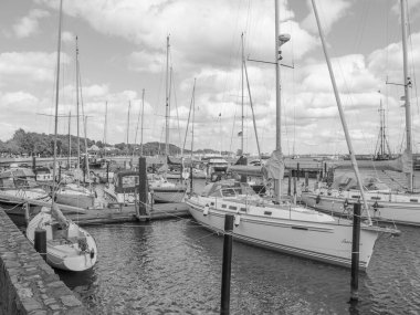 Holstein-Holstein eyâletinde, Maasholm 'ün küçük bir köyü.