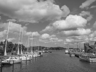 Holstein-Holstein eyâletinde, Maasholm 'ün küçük bir köyü.