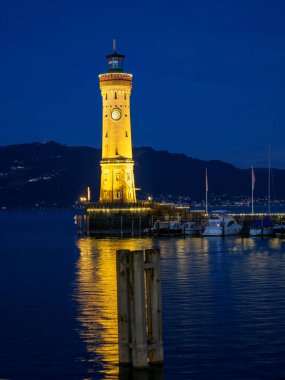 Lindau Almanya 'da göl kıyısında.