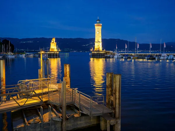 Lindau Almanya 'da göl kıyısında.