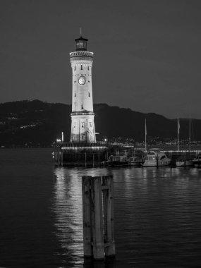 Lindau Almanya 'da göl kıyısında.