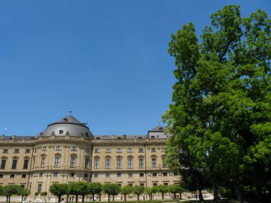 Wuerzburg şehri ana nehir kıyısında.