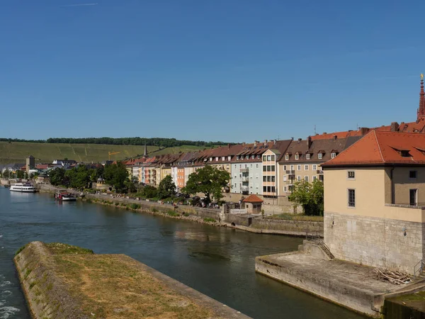 Wuerzburg Şehri Ana Nehir Kıyısında — Stok fotoğraf