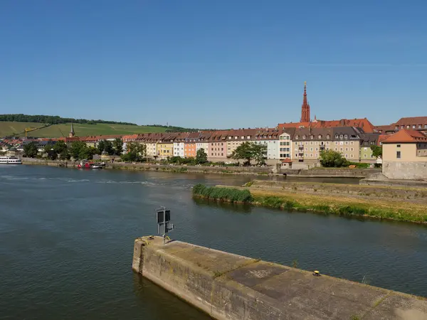 Wuerzburg Şehri Ana Nehir Kıyısında — Stok fotoğraf