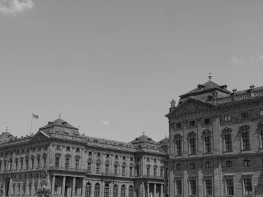 Wuerzburg şehri ana nehir kıyısında.