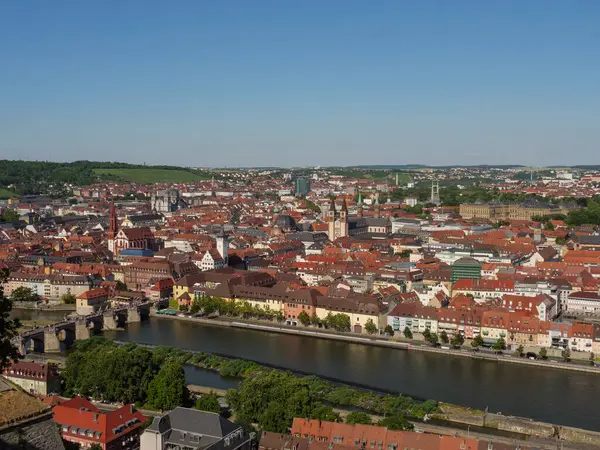 Wuerzburg Şehri Ana Nehir Kıyısında — Stok fotoğraf