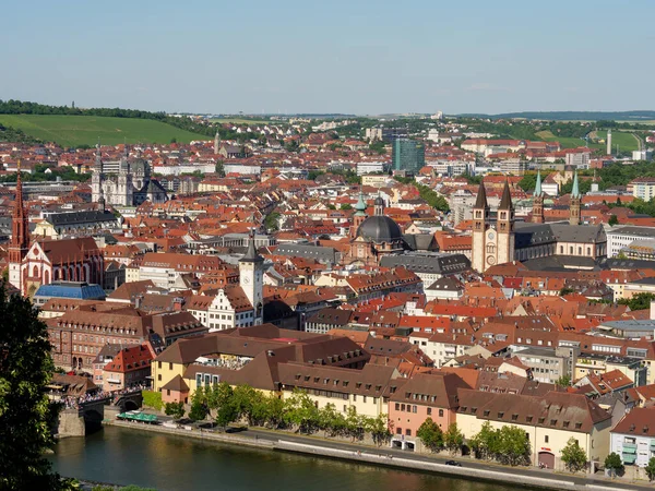 Wuerzburg Şehri Ana Nehir Kıyısında — Stok fotoğraf