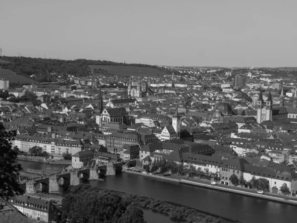 Wuerzburg Şehri Ana Nehir Kıyısında — Stok fotoğraf