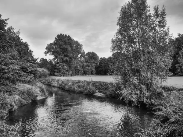 Westphalia Bir Nehirde Yürüyüş — Stok fotoğraf