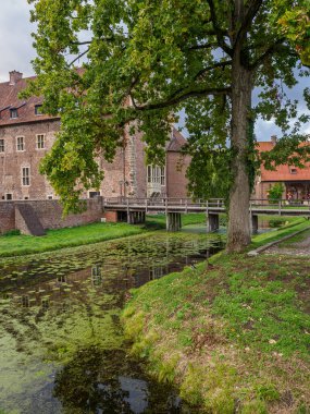 Almanya 'da Raesfeld Kalesi' nde yaz mevsimi