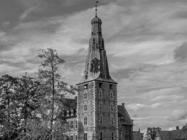 Almanya 'da Raesfeld Kalesi' nde yaz mevsimi