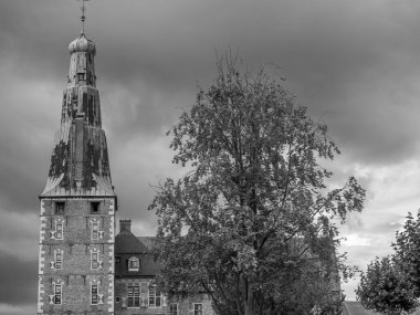 Almanya 'da Raesfeld Kalesi' nde yaz mevsimi