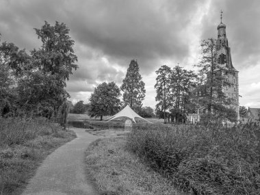 Almanya 'da Raesfeld Kalesi' nde yaz mevsimi