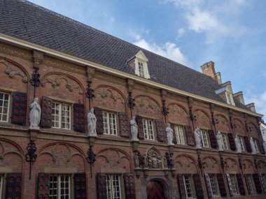 Nijmegen Hollanda 'daki nehir vadisinde.