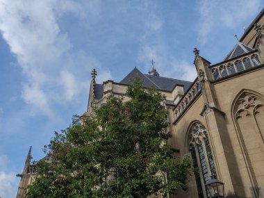 Nijmegen Hollanda 'daki nehir vadisinde.