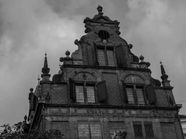 Nijmegen Hollanda 'daki nehir vadisinde.