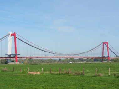 Almanya, Emmerich yakınlarındaki Ren Nehri 'nde.