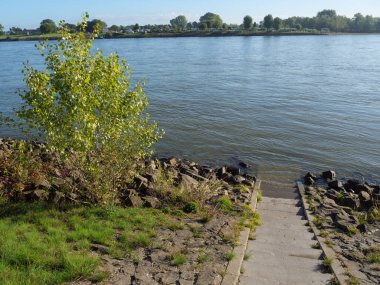 Almanya, Emmerich yakınlarındaki Ren Nehri 'nde.