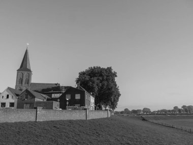 Almanya, Emmerich yakınlarındaki Ren Nehri 'nde.