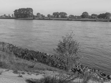 Almanya, Emmerich yakınlarındaki Ren Nehri 'nde.