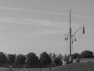 Almanya, Emmerich yakınlarındaki Ren Nehri 'nde.