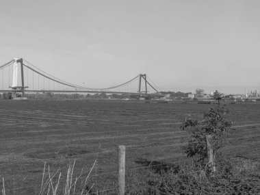 Almanya, Emmerich yakınlarındaki Ren Nehri 'nde.