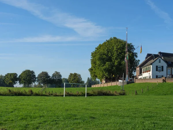 Bij Rhine Rivier Bij Emmerich Duitsland — Stockfoto