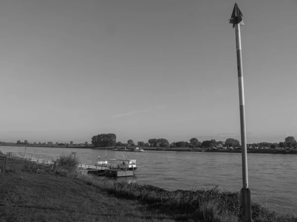 Bij Rhine Rivier Bij Emmerich Duitsland — Stockfoto