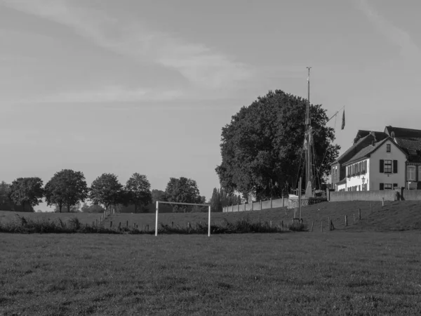 Bij Rhine Rivier Bij Emmerich Duitsland — Stockfoto