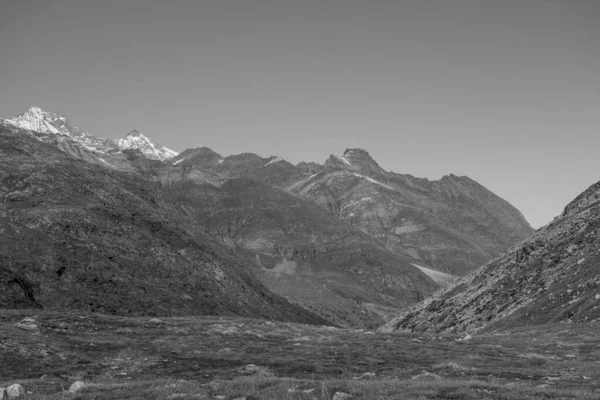 Πεζοπορία Στα Βουνά Της Ελβετίας — Φωτογραφία Αρχείου