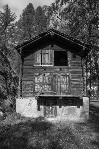 Caminhadas Nas Montanhas Suíças — Fotografia de Stock